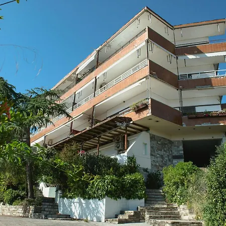 Lilly's Seaview Apartment Malaki