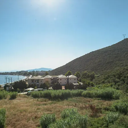 Lilly's Seaview Apartment