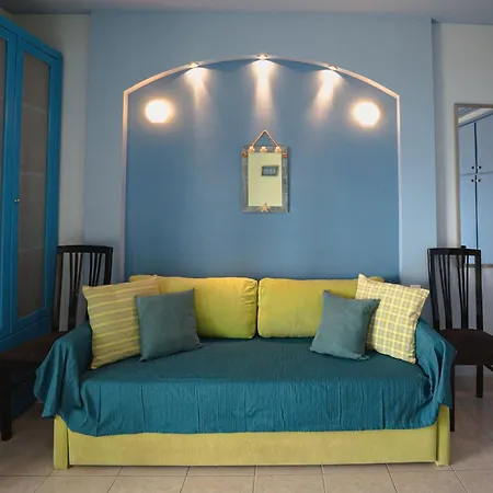 Lilly's Seaview *