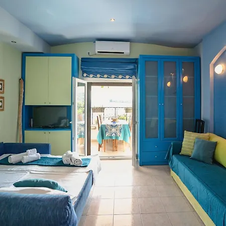 Lilly's Seaview Apartment