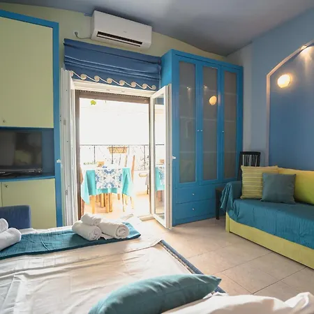 Lilly's Seaview Apartment *